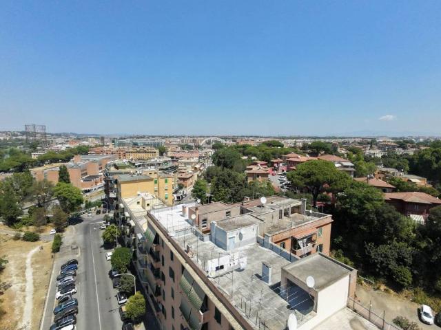 Appartamento in vendita a Roma RM