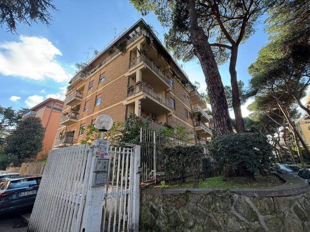 Appartamento in vendita a Roma RM