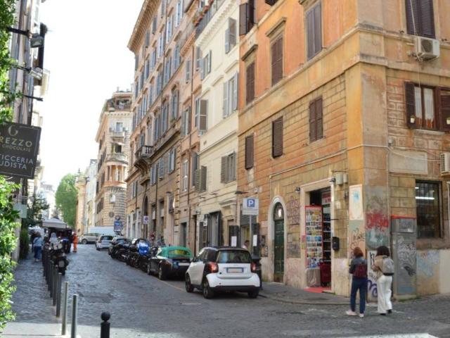 Appartamento in vendita a Roma RM