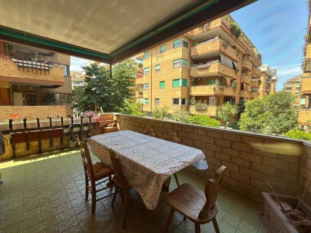 Appartamento in vendita a Roma RM