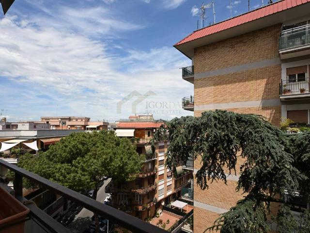 Appartamento in vendita a Roma RM