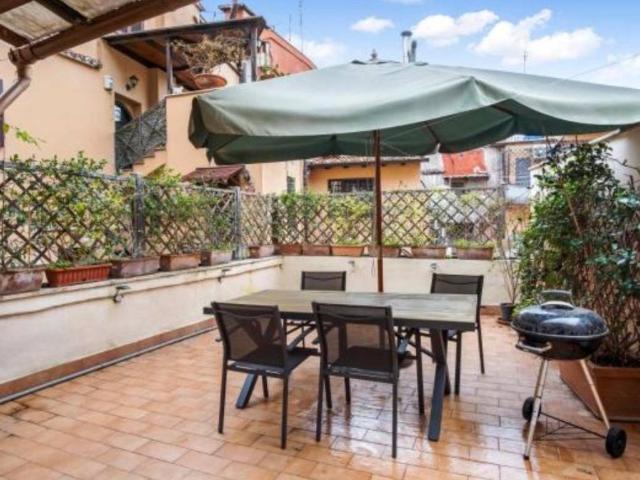 Appartamento in vendita a Roma RM