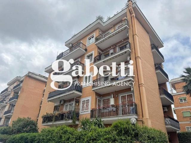 Appartamento in vendita a Roma RM