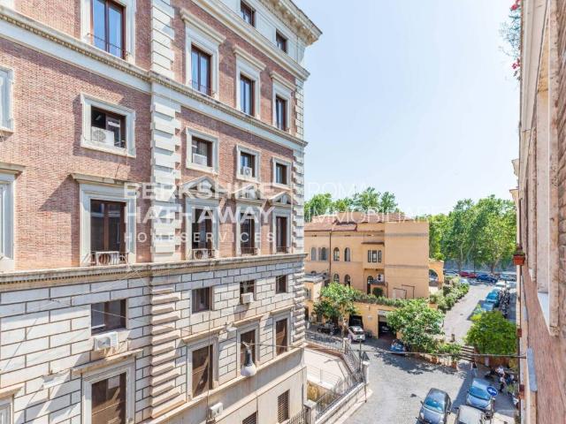 Appartamento in vendita a Roma RM