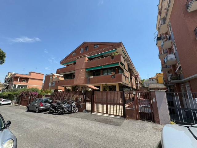 Appartamento in vendita a Roma RM