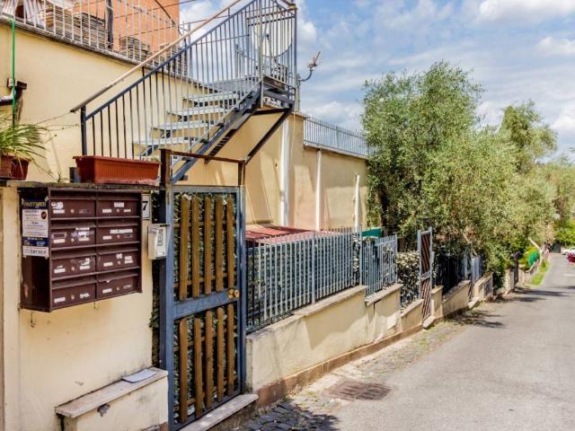 Appartamento in vendita a Roma RM