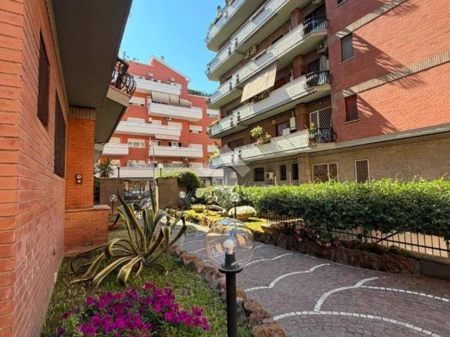 Appartamento in vendita a Roma RM