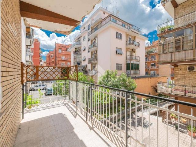 Appartamento in vendita a Roma RM