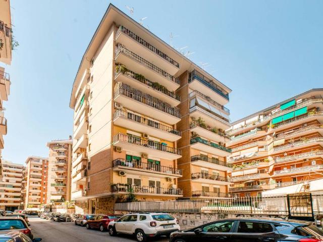 Appartamento in vendita a Roma RM