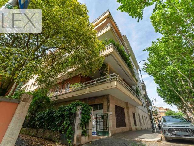 Appartamento in vendita a Roma RM