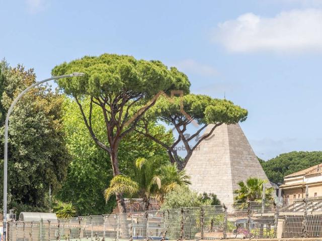 Appartamento in vendita a Roma RM