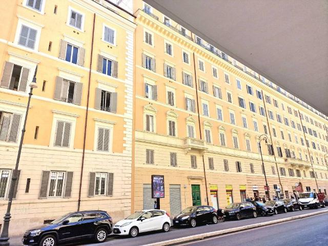 Appartamento in vendita a Roma RM