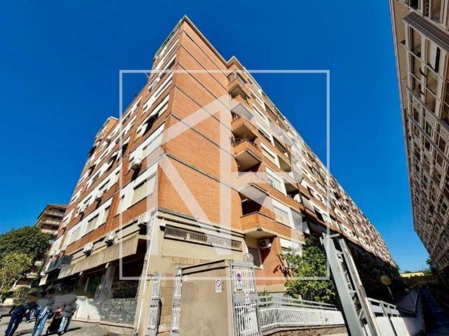 Appartamento in vendita a Roma RM