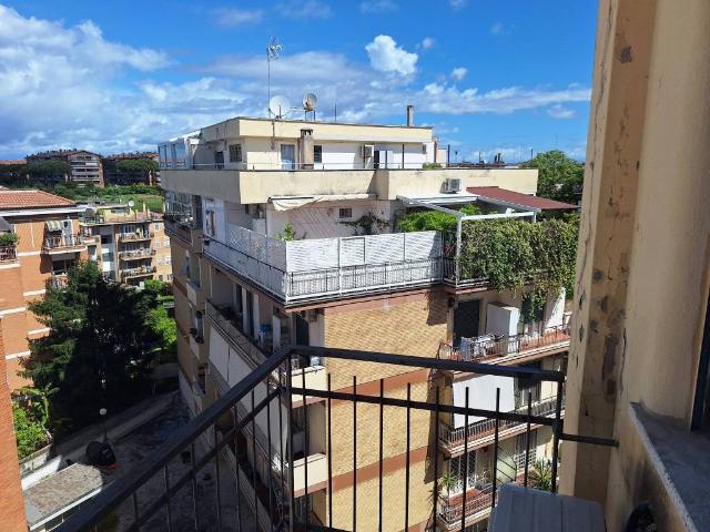 Appartamento in vendita a Roma RM
