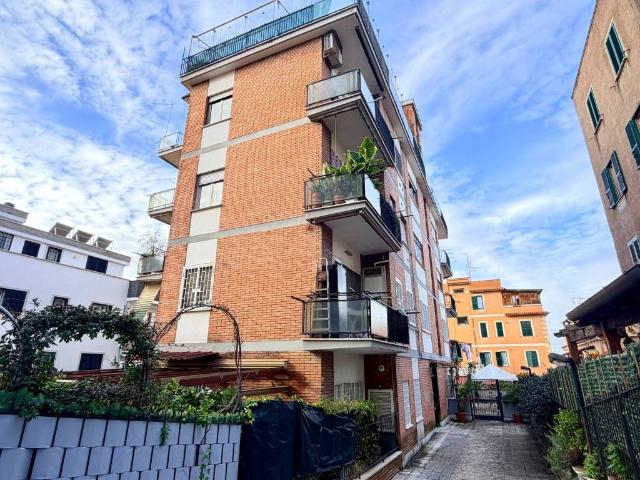 Appartamento in vendita a Roma RM