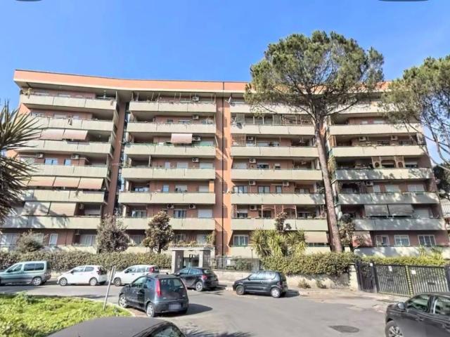 Appartamento in vendita a Roma RM