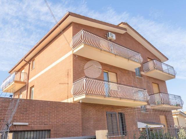 Appartamento in vendita a Roma RM