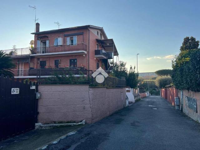 Appartamento in vendita a Roma RM