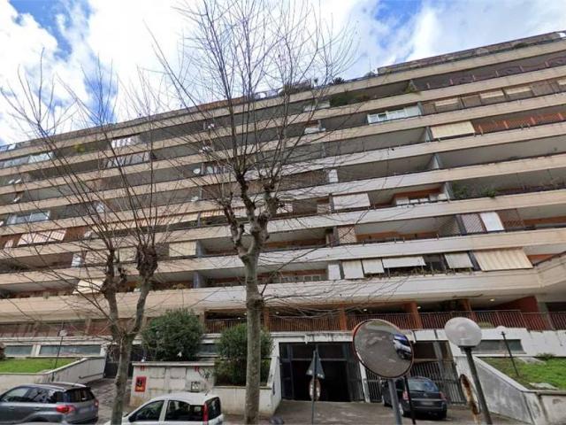 Appartamento in vendita a Roma RM
