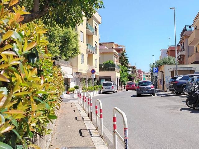 Appartamento in vendita a Roma RM
