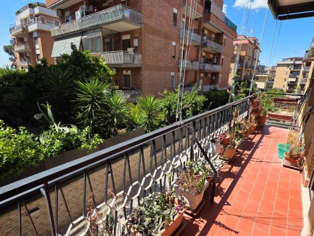 Appartamento in vendita a Roma RM
