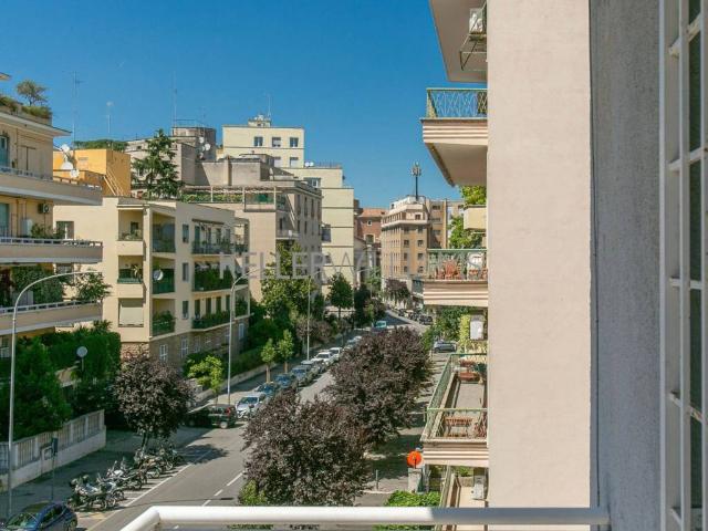 Appartamento in vendita a Roma RM
