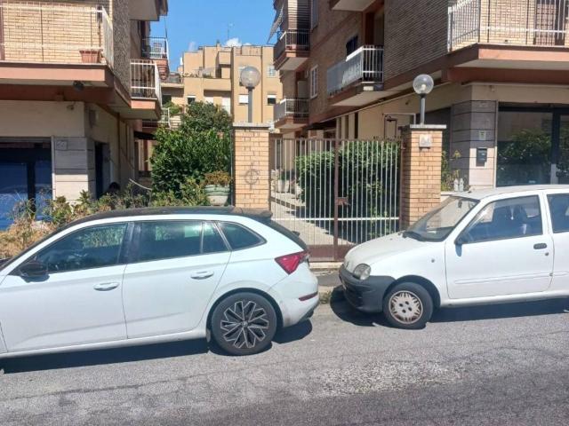 Appartamento in vendita a Roma RM