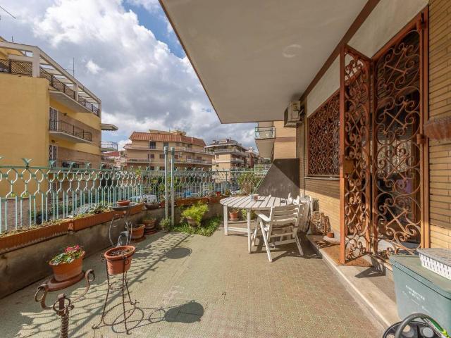 Appartamento in vendita a Roma RM