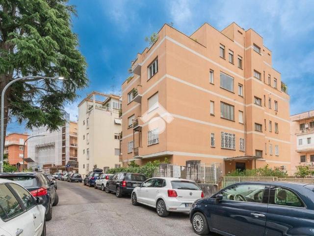 Appartamento in vendita a Roma RM