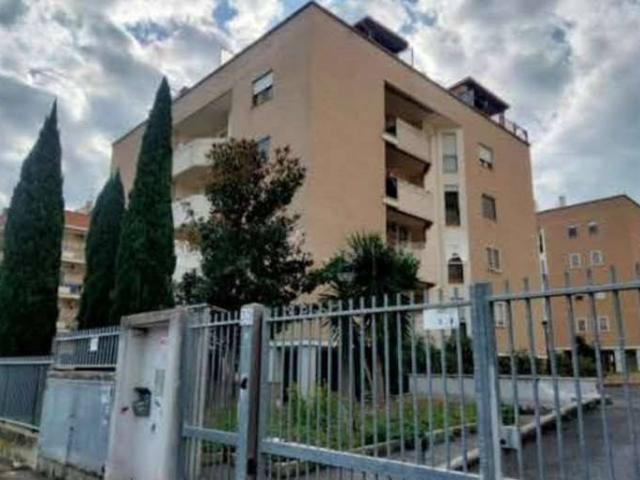 Appartamento in vendita a Roma RM
