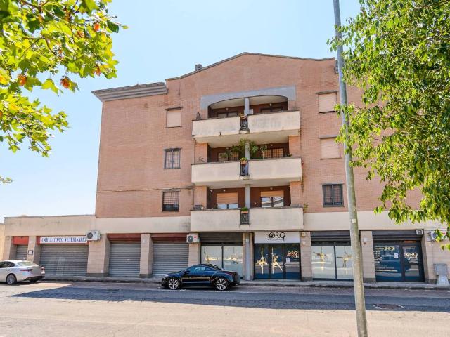 Appartamento in vendita a Roma RM