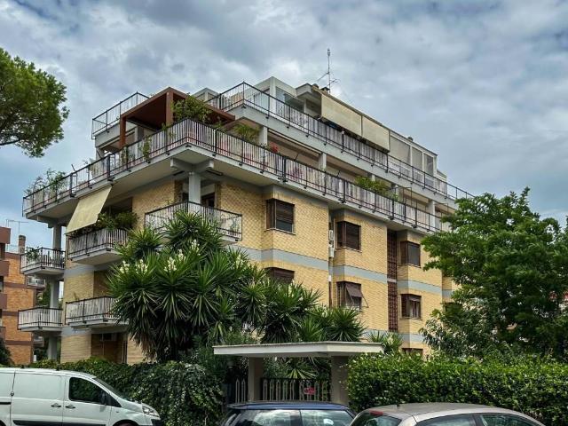 Appartamento in vendita a Roma RM