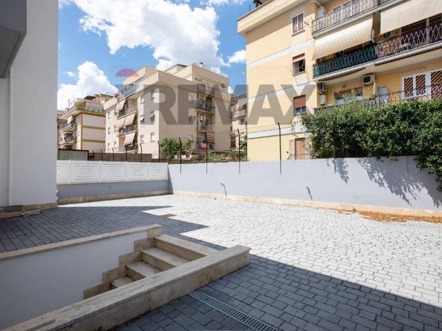 Appartamento in vendita a Roma RM