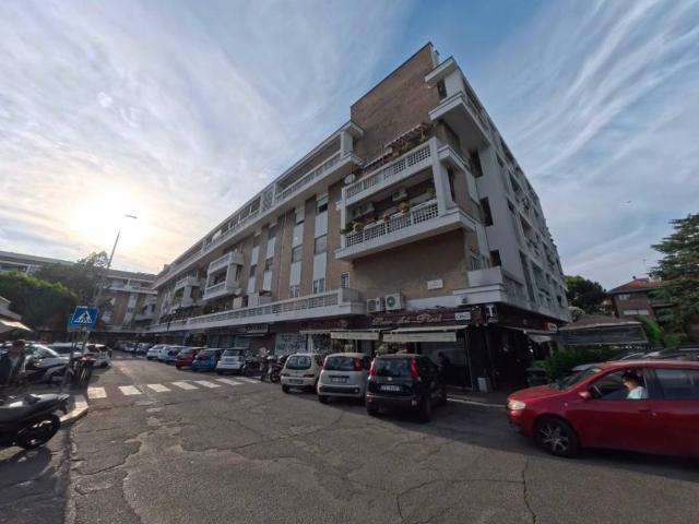 Appartamento in vendita a Roma RM