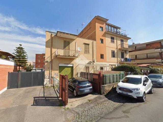 Appartamento in vendita a Roma RM