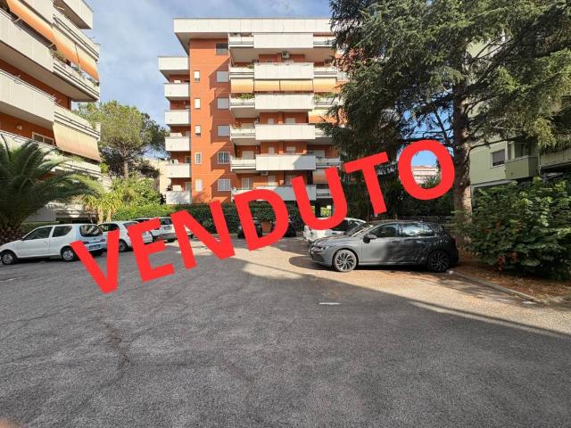 Appartamento in vendita a Roma RM
