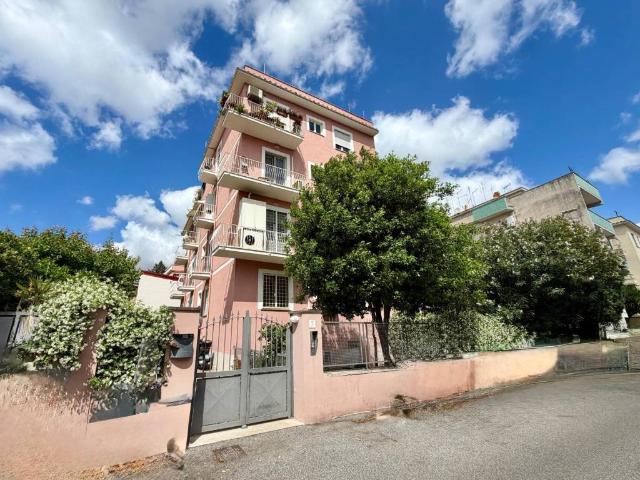 Appartamento in vendita a Roma RM