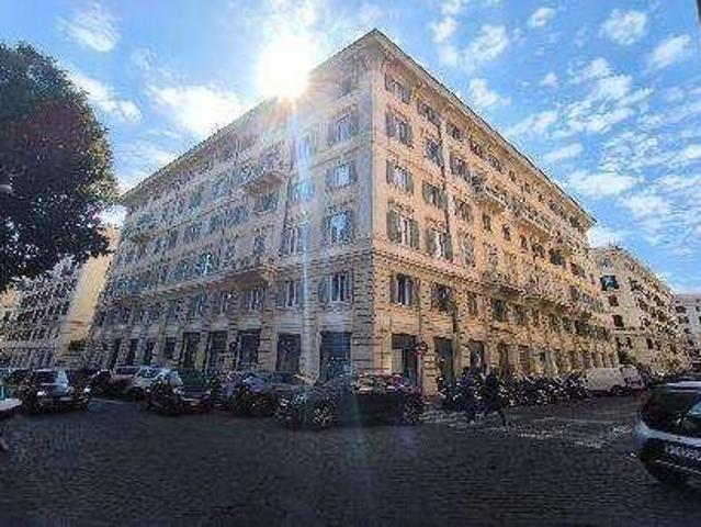 Appartamento in vendita a Roma RM
