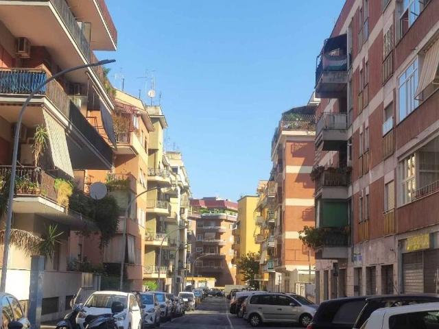 Appartamento in vendita a Roma RM