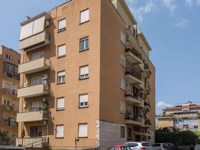 Appartamento in vendita a Roma RM