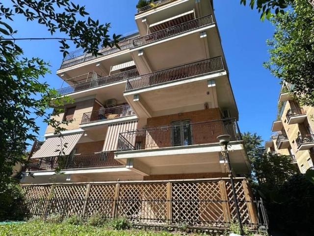 Appartamento in vendita a Roma RM
