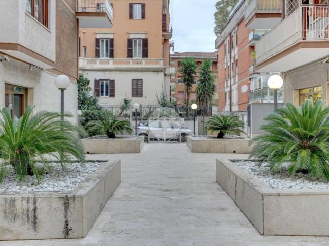 Appartamento in vendita a Roma RM