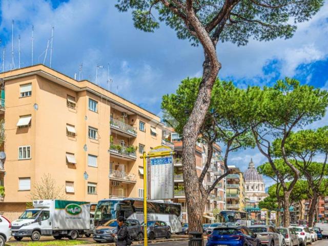 Appartamento in vendita a Roma RM