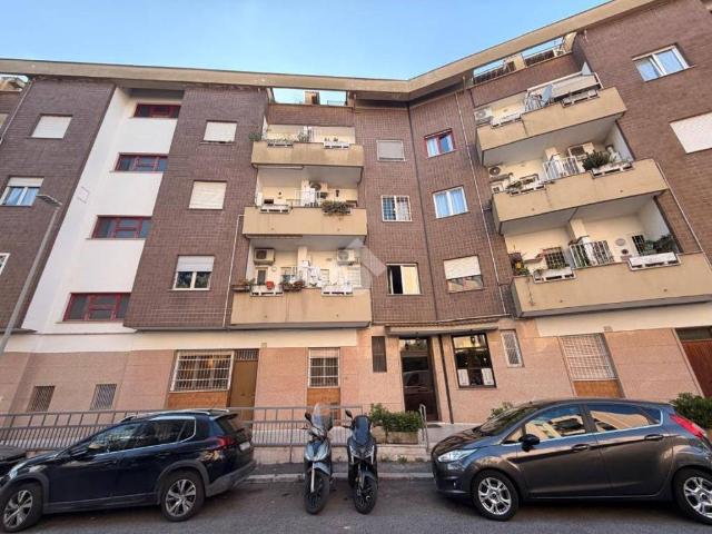 Appartamento in vendita a Roma RM