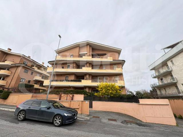 Appartamento in vendita a Roma RM