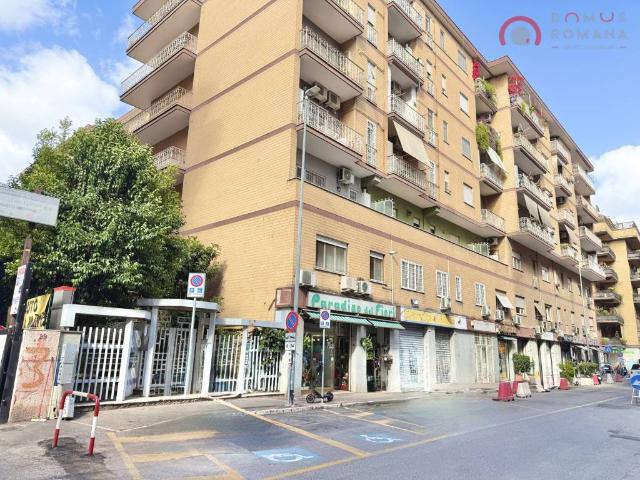 Appartamento in vendita a Roma RM