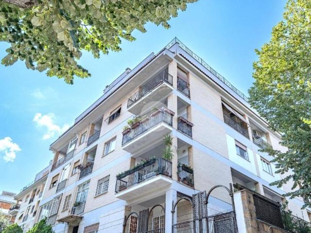 Appartamento in vendita a Roma RM