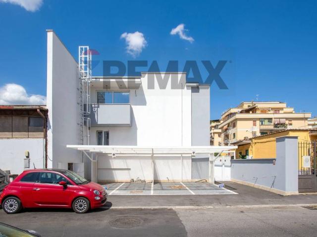 Appartamento in vendita a Roma RM