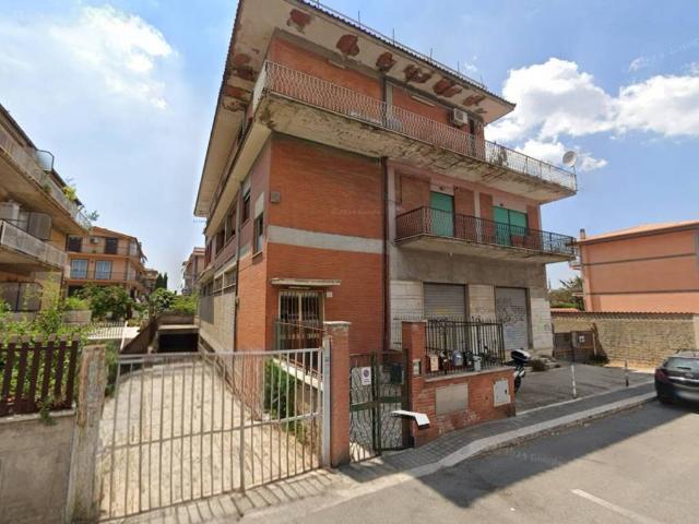 Appartamento in vendita a Roma RM