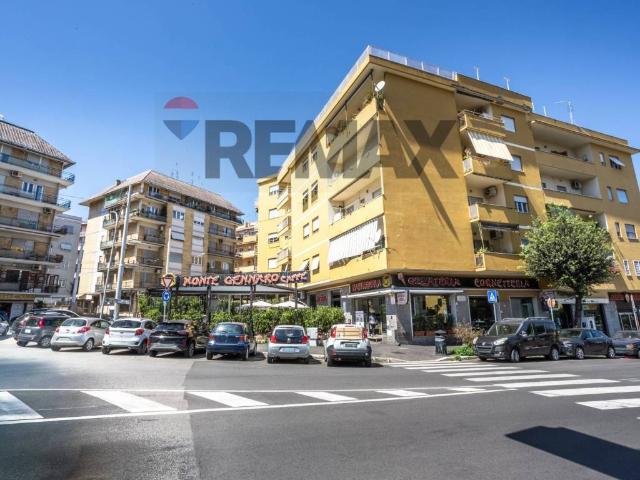 Appartamento in vendita a Roma RM